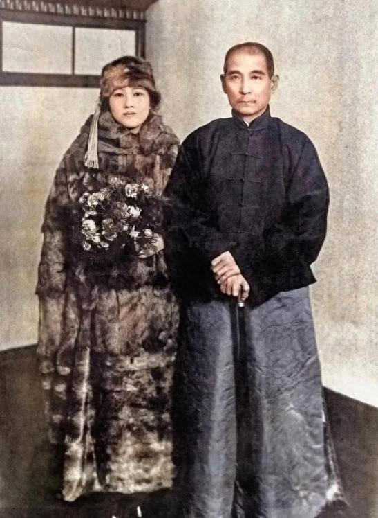 孙中山原配卢慕贞：照片里的温婉与藏在岁月里的坚韧孙中山的原配妻子有多美？这