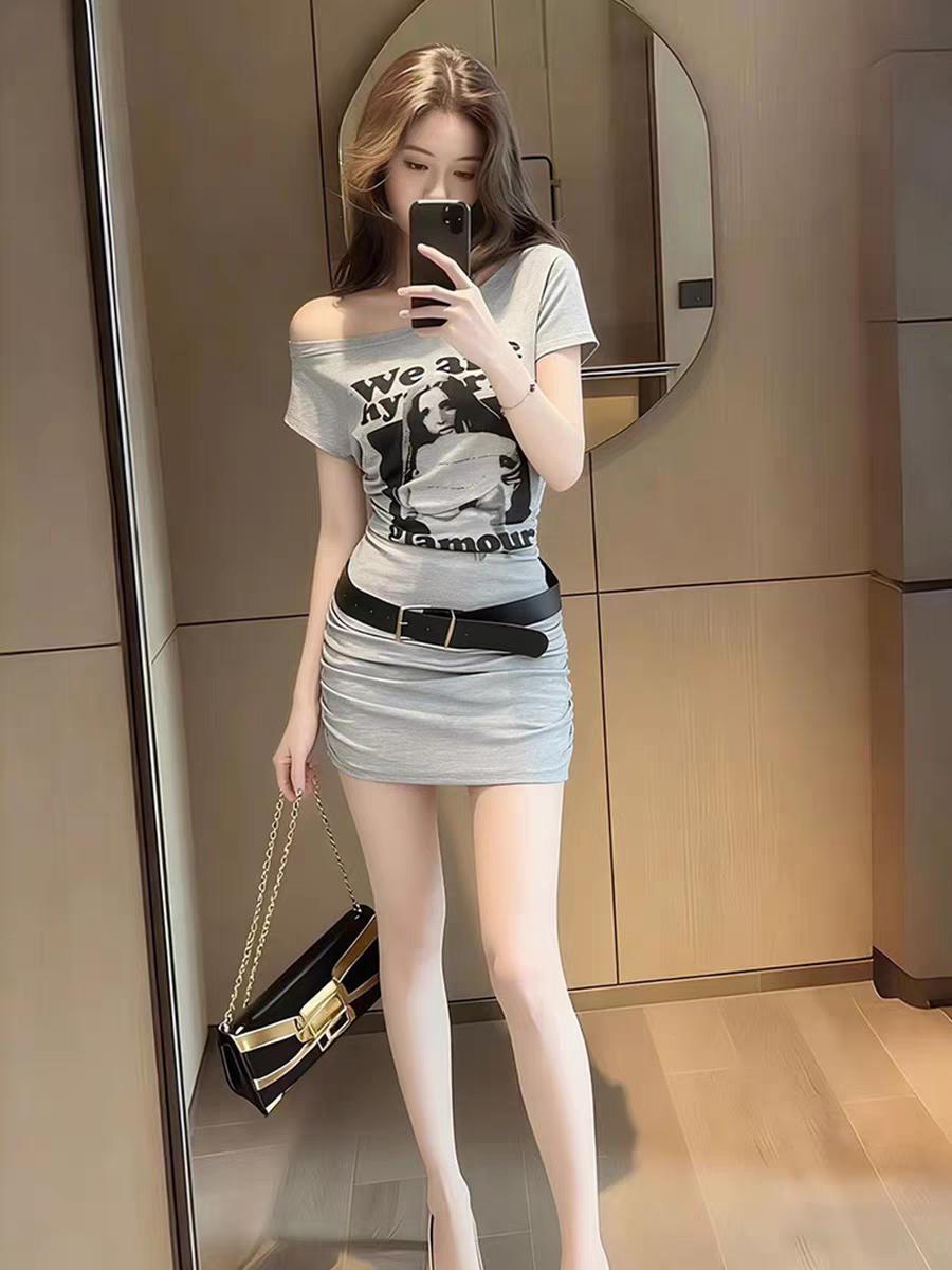 春季穿啥能有法式高级感？那灰色连衣裙必须拥有灰色修身裙穿搭。灰色本就自带优雅