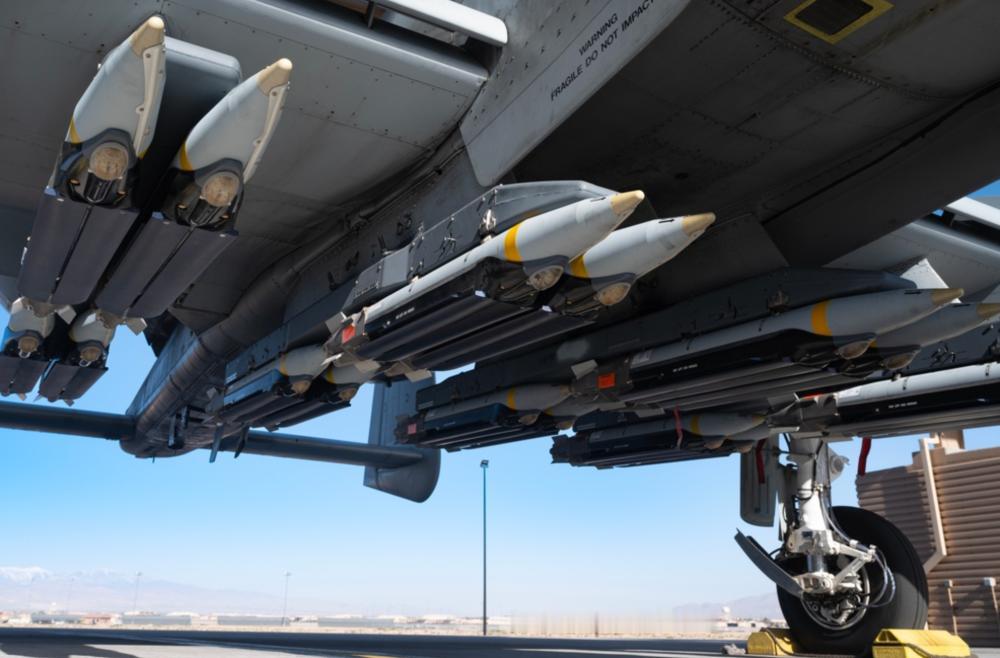 波音确认向以色列供应5000枚单价5.77万美元的炸弹。合同总价2.89亿美元