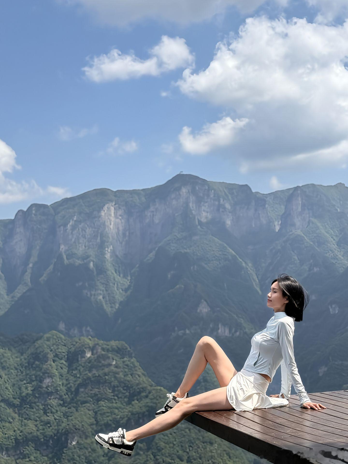 运动风女生，腿型很有质感～​​​