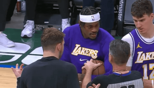 范德比尔特谈裁判赛后抢球: 主裁判说他要给我写个判罚单