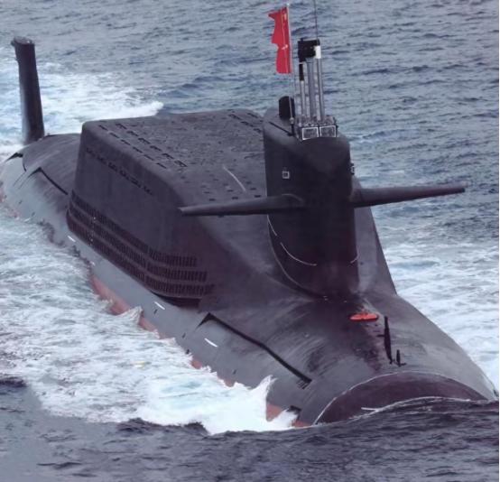 中国096战略核潜艇终于藏不住了，全网都说它能干翻美国俄亥俄、碾压俄罗斯北风之神