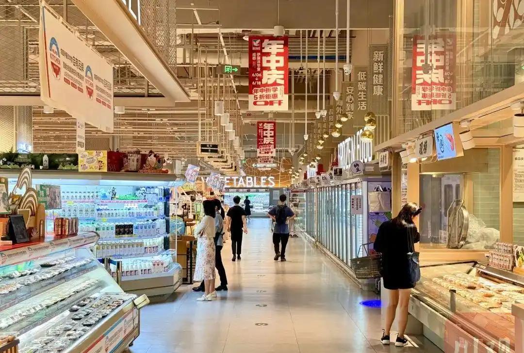 伊藤，为什么在成都的口碑这么好？日前，营业近三年半成都伊藤金融城店正式闭店。虽