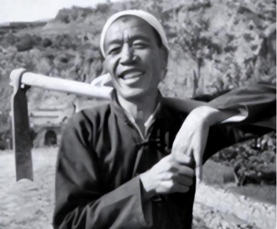 1986年，陈永贵病逝，乡亲们在大寨搭了灵棚，不料，昔阳县领导却说：不拆，就不去