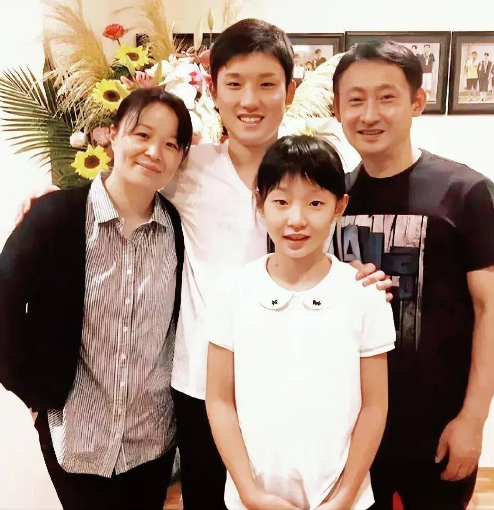 【张本家成为自由球员了】日本木下集团俱乐部协商解约，2025年12月底官宣，主要