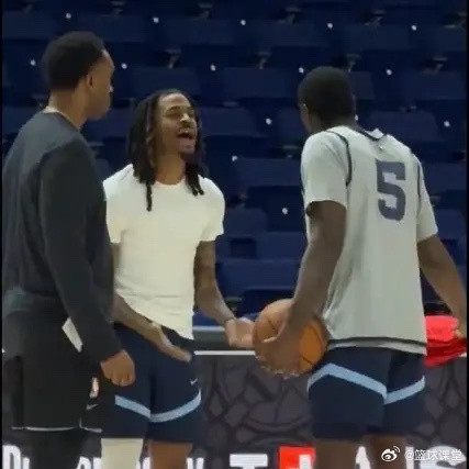 莫兰特与队友冲突内容曝光：莫兰特：我T*才不在乎，我懒得理你们这帮人文威：我们去