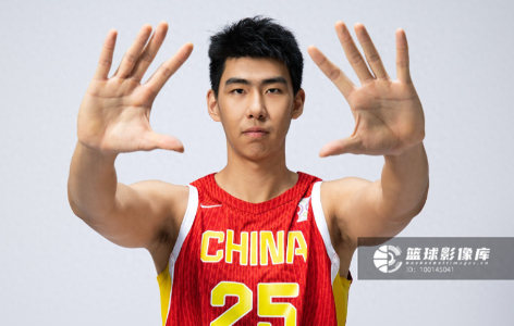 媒体人：广东男篮中锋徐昕申请交易；此前曾与主帅杜锋在赛场争吵北京时间8月12