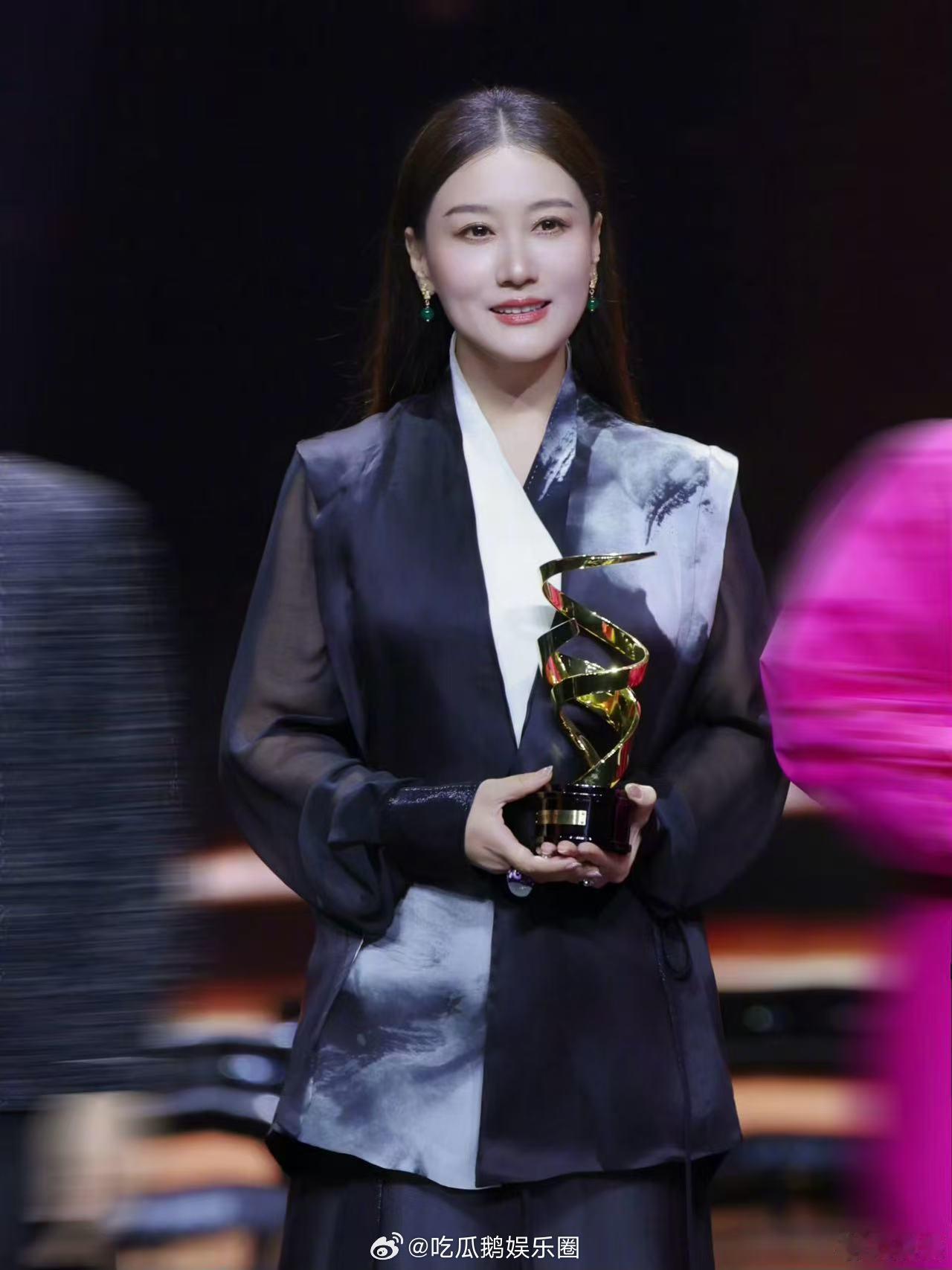 真正的"大魔王"归来！从震撼人心的《九儿》到霸榜金曲《贝加尔湖畔》，谭晶的每个舞