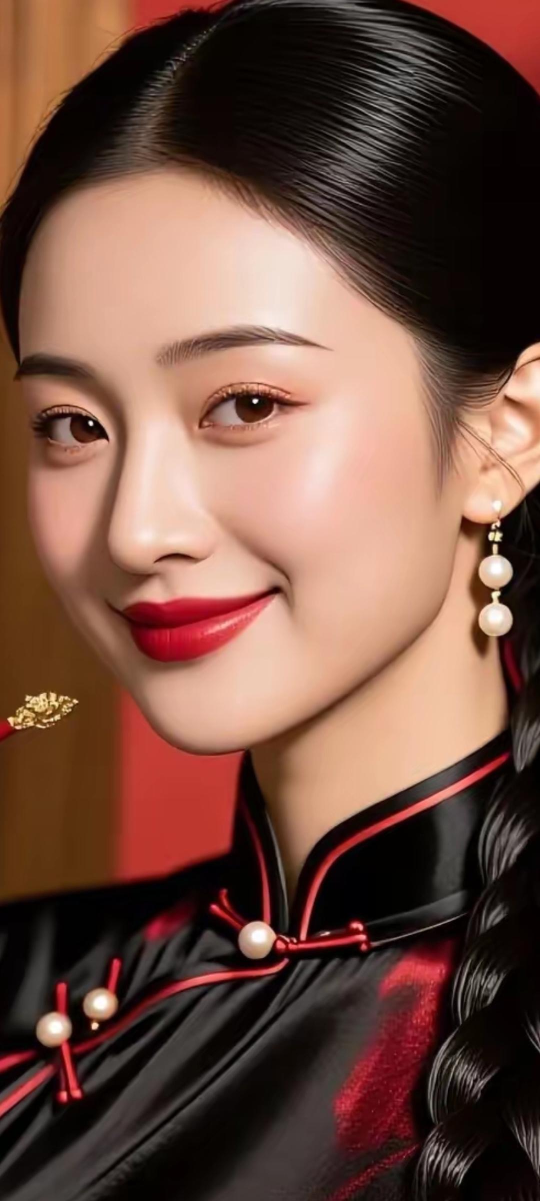 优雅黑发红唇，复古旗袍韵味十足