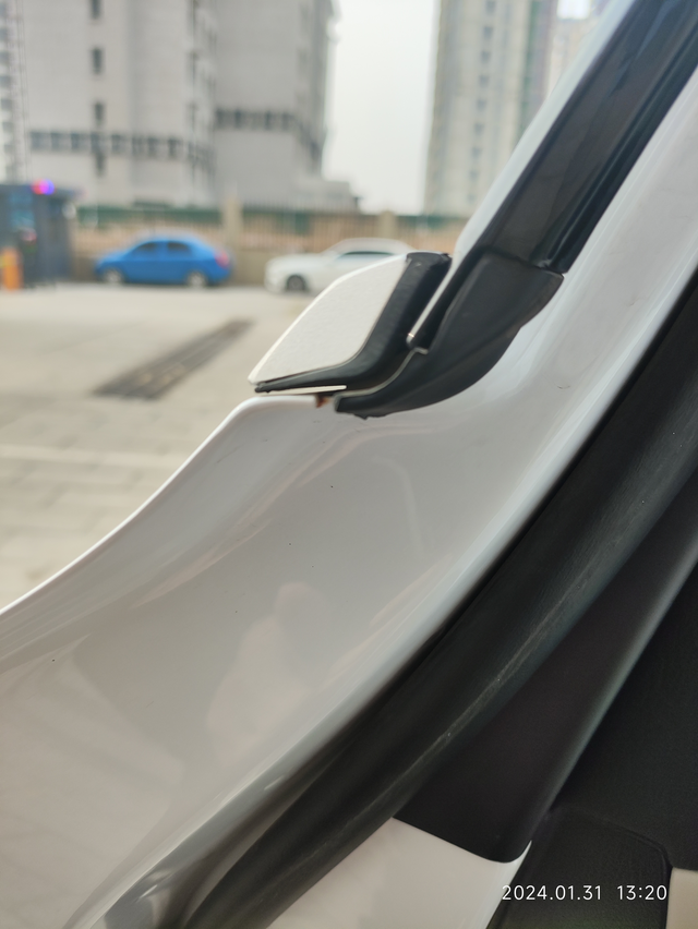 好家伙两个后门都锈了好家伙两个后门都锈了，前门现在还没发现，才19000公里