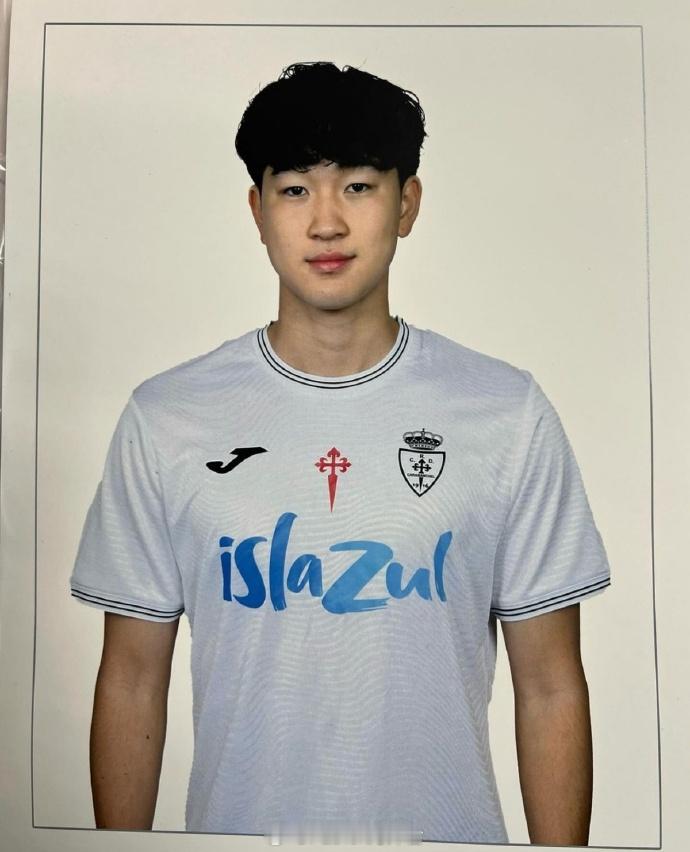 本月初，2005年球员在西班牙米拉弗洛尔文体完成注册报名。截至本轮，罗中已代