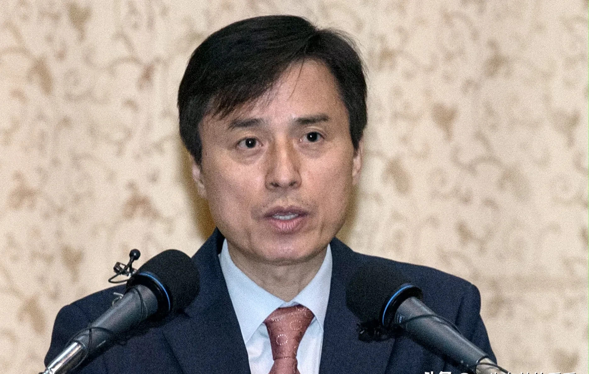 尹锡悦摊上大事了，限期接受调查！啥？前总统被调查？这瓜也
