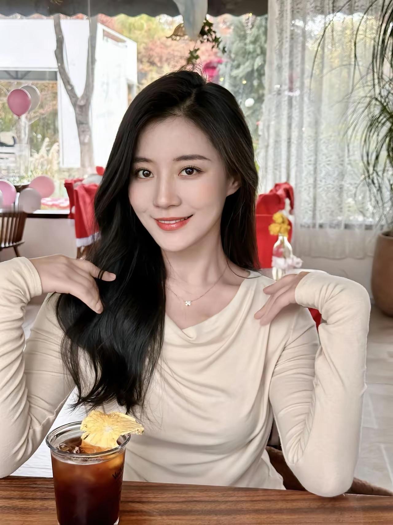 把烦恼拆成小块，慢慢解决；把快乐攒成星光，照亮日常。‌‌