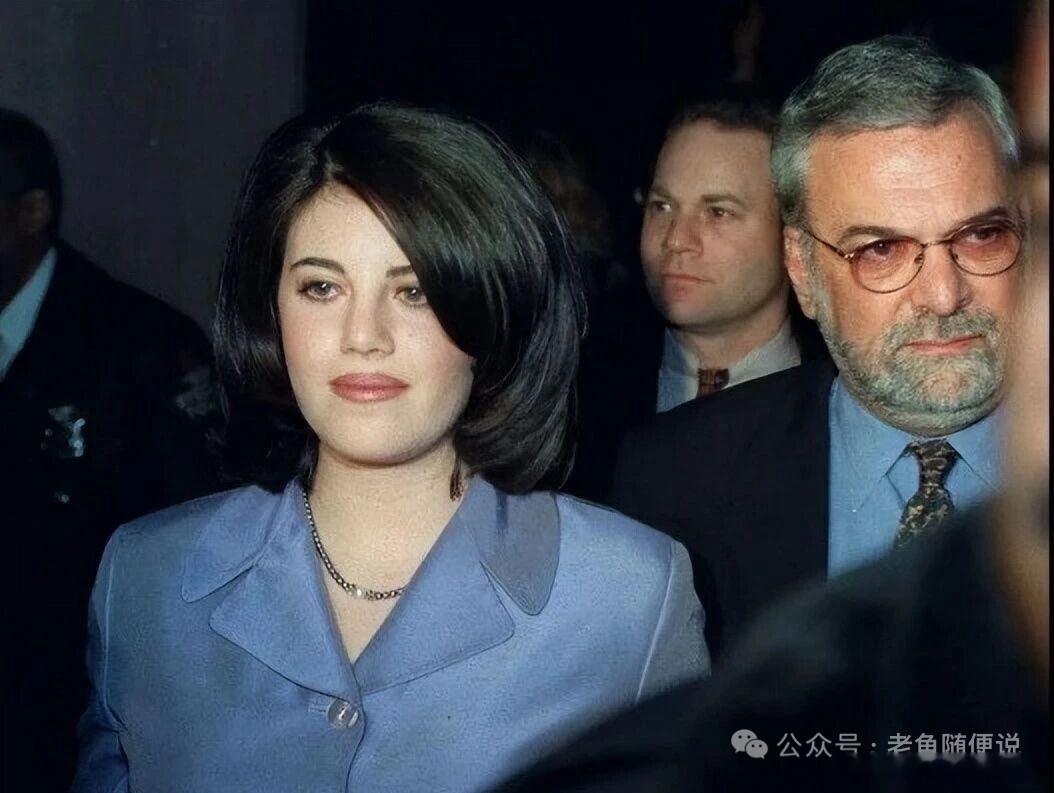 比尔克林顿怒了，他索性来个鱼死网破，他现在唯一能为希拉里能做的就是要单挑这个流氓