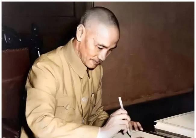1950年，中国抗美援朝之际，蒋介石一直没有闲着，他开始在台湾小岛打起了他的算盘