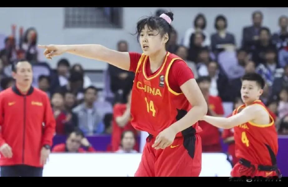 意外搅乱世界杯布局！内线大将无奈缺席，女篮面临内线轮换大考世界杯开赛在