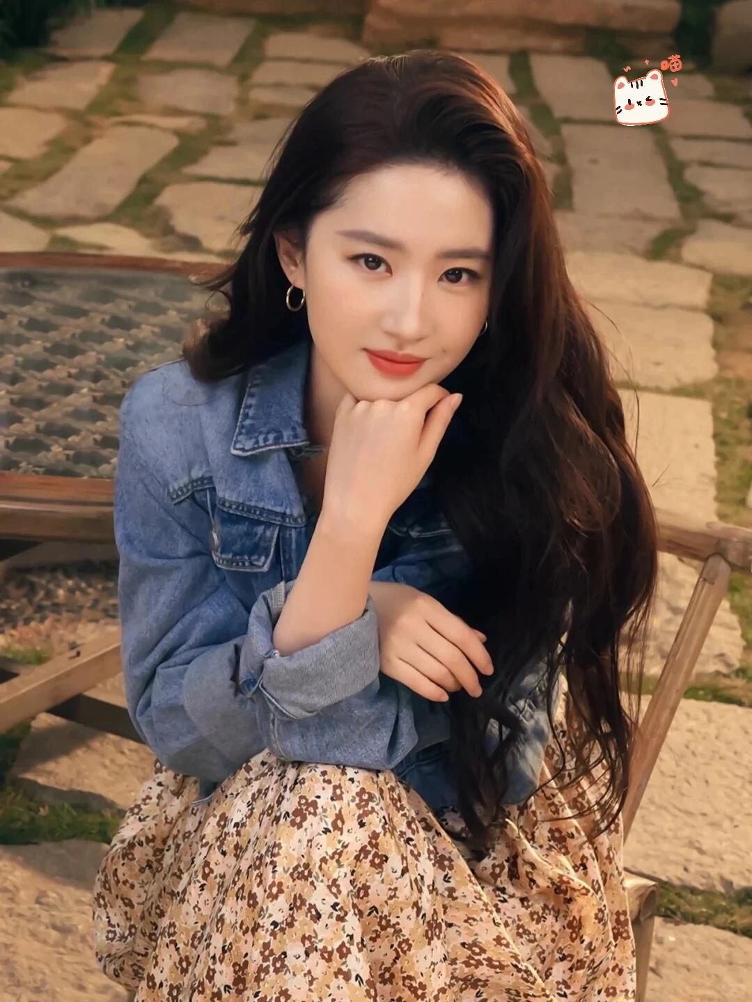 一觉睡醒，全中国人民都知道了，38岁刘亦菲，居然给电影《阳光俱乐部》做了宣