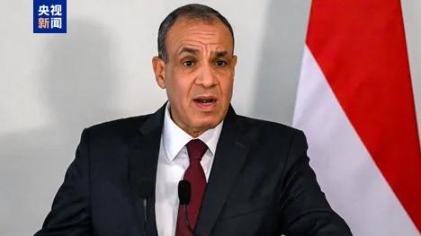 赶人战术在人类战争史上，驱逐羊群，牛群，象群冲击对面阵地的战术屡见不鲜。最残酷