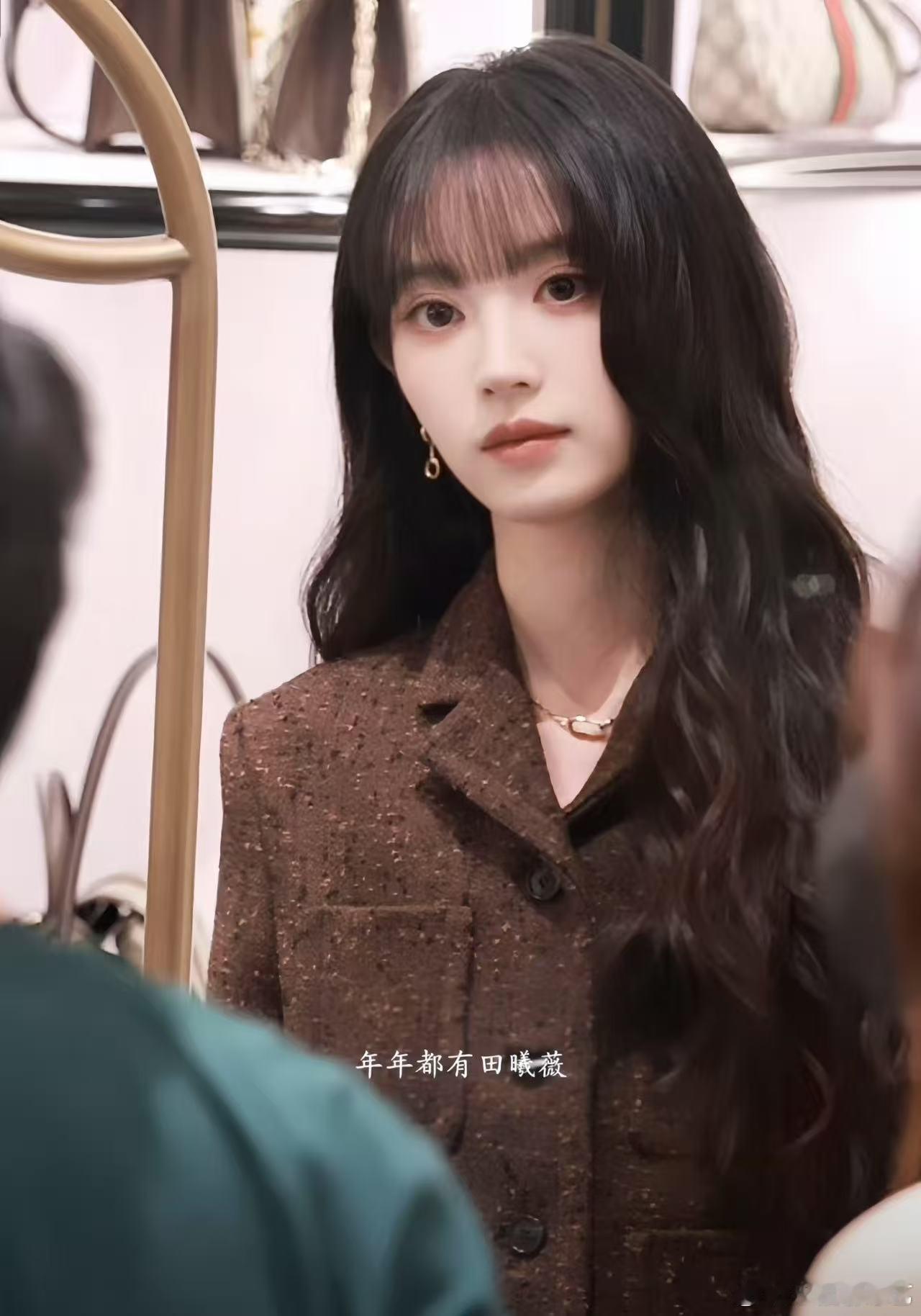 田曦薇名媛具象化田曦薇冷脸猫公大人吧！绝对就是又美又飒了呀，这才是真正的名