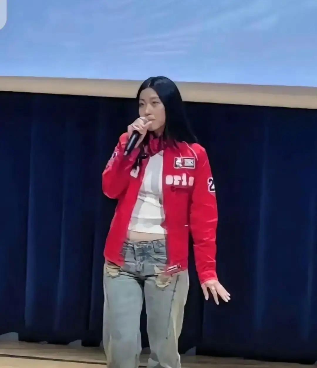 陈奕迅女儿首单让王菲粉丝沉默？Spotify播放量砸破百万，乐评人却直指她“还差