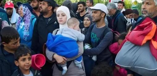 一个国家能蠢到什么地步？看看瑞典就懂了，三十年前，瑞典人均GDP高达3.2万美元