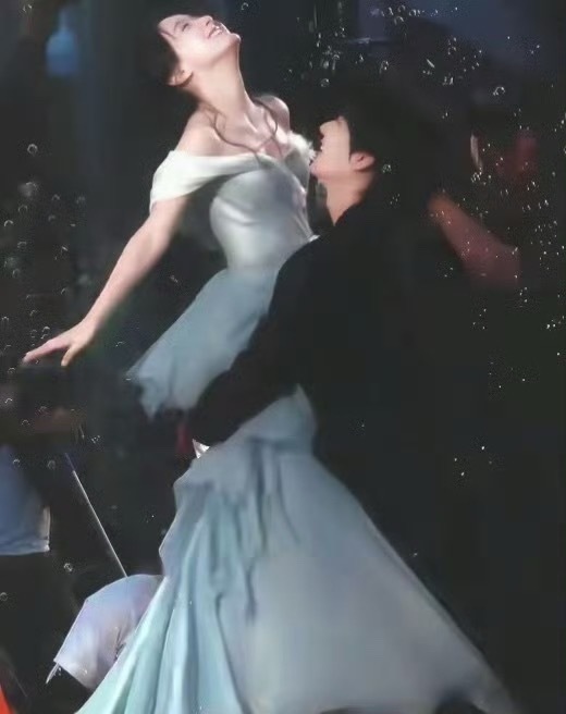 路透拍这么好看，要是正片货不对版，导演压力很大了