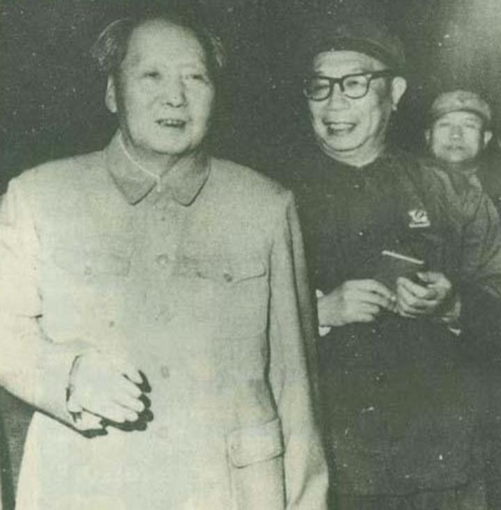 95年上将陈士榘逝世，临终被妻子问此生最爱的人是谁？他的回答令人出乎意料！19