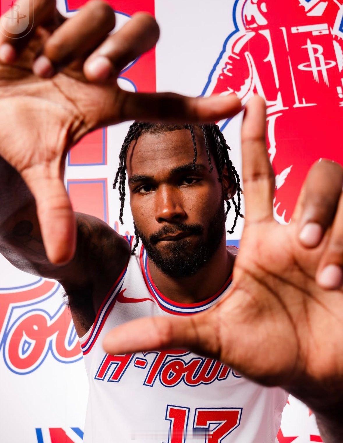 伊森和亚当斯均不在伤病名单上！伊森确定将时隔一个多月复出！由于是背靠背，亚当斯预