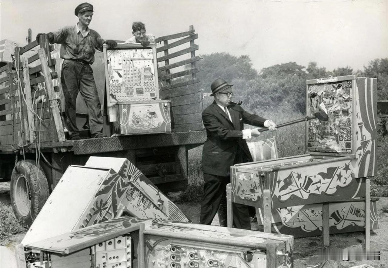 从20世纪40年代到70年代，美国确实经历了一段被称为“弹珠机禁令”（Pinba