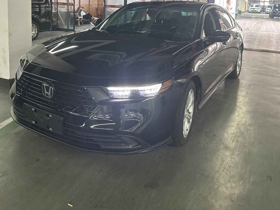 喜提雅阁人生第一辆B级家轿刚开几天还在磨合期，目前表显油耗是10个多的样子，工