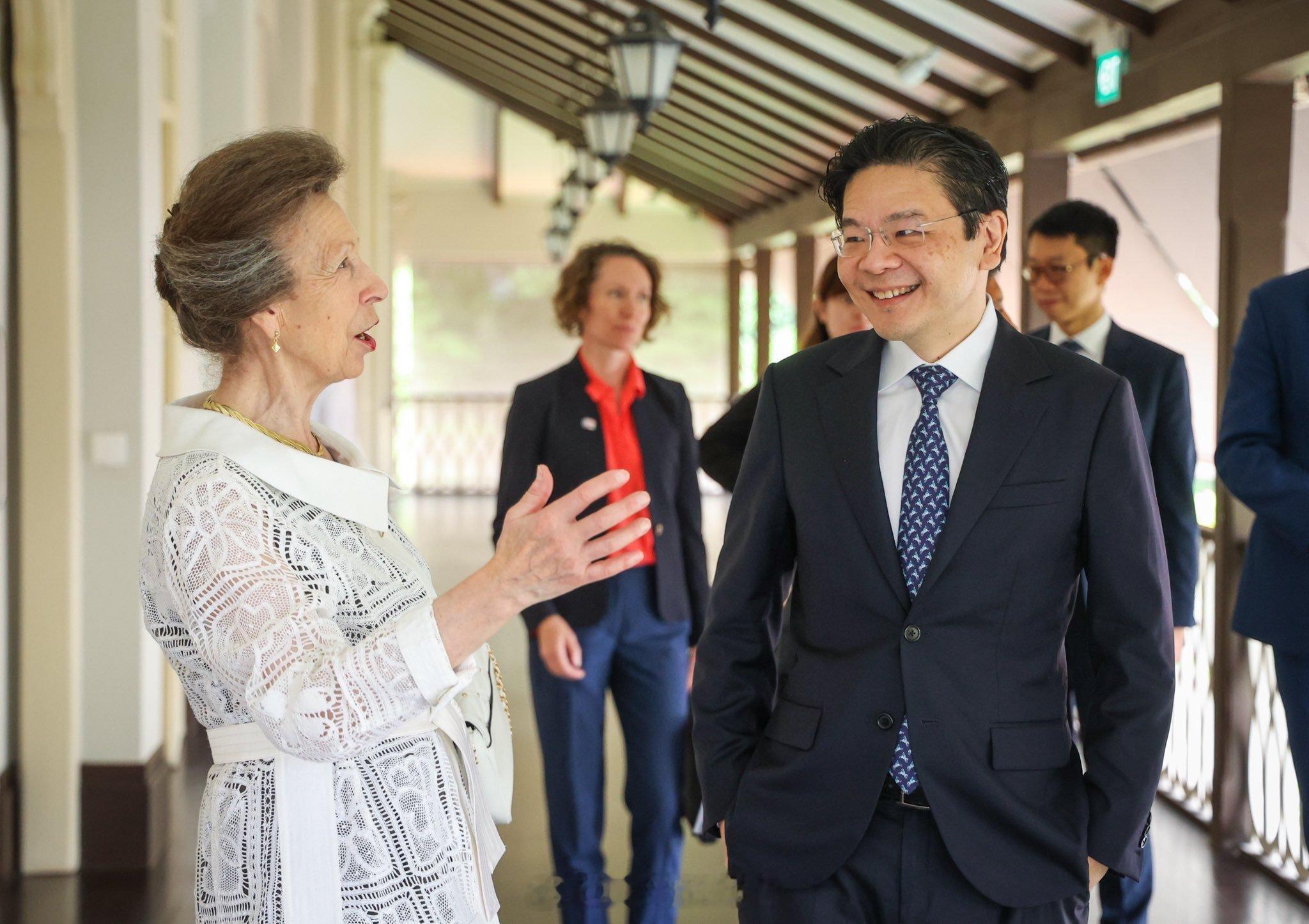 【补图】今天新加坡总理黄循财发文分享他和安妮长公主在新加坡见面，他说他们聊了全球