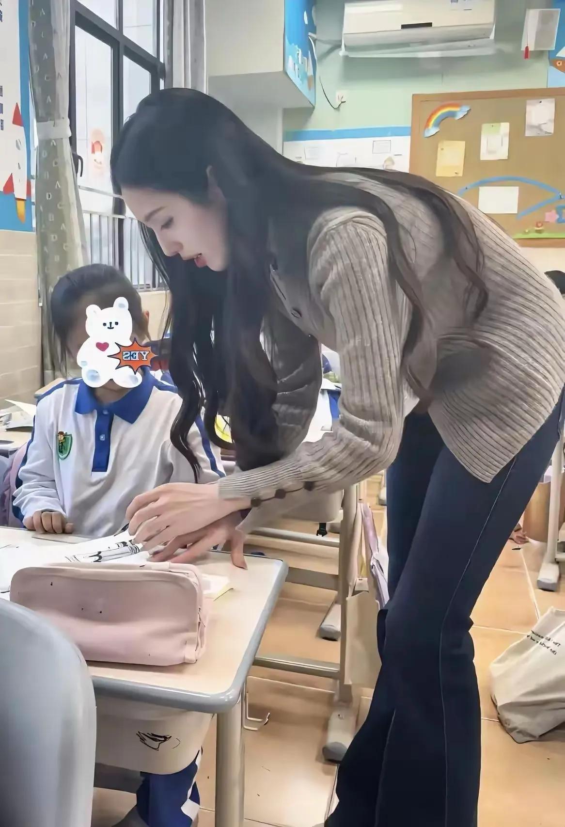 女儿的小学老师，就喜欢请她吃饭！