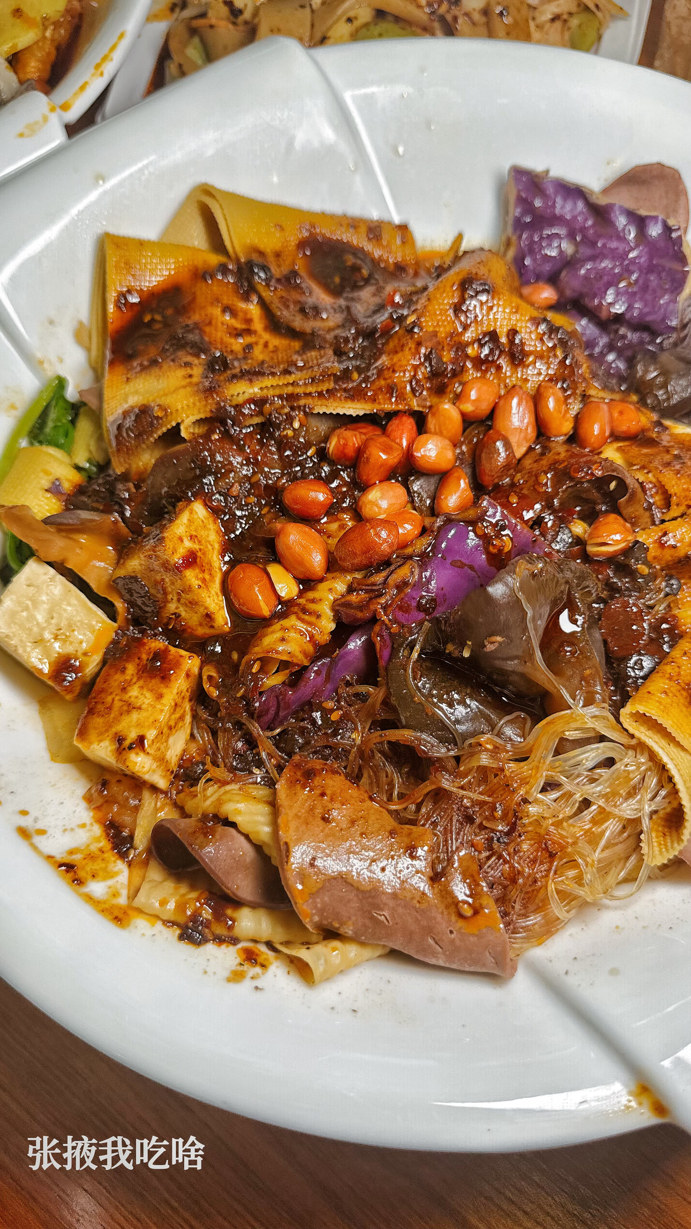 被甘肃地名美到了白天吃张掖车站麻辣烫，菜品丰富，逛的那家商场的服务配套细节做得很