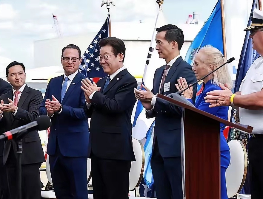 既想赚中国人的钱，又放不下自己残存的一丝优越感，韩国在纠结中拧巴。中国对韩国人开放免签旅游已经相当长