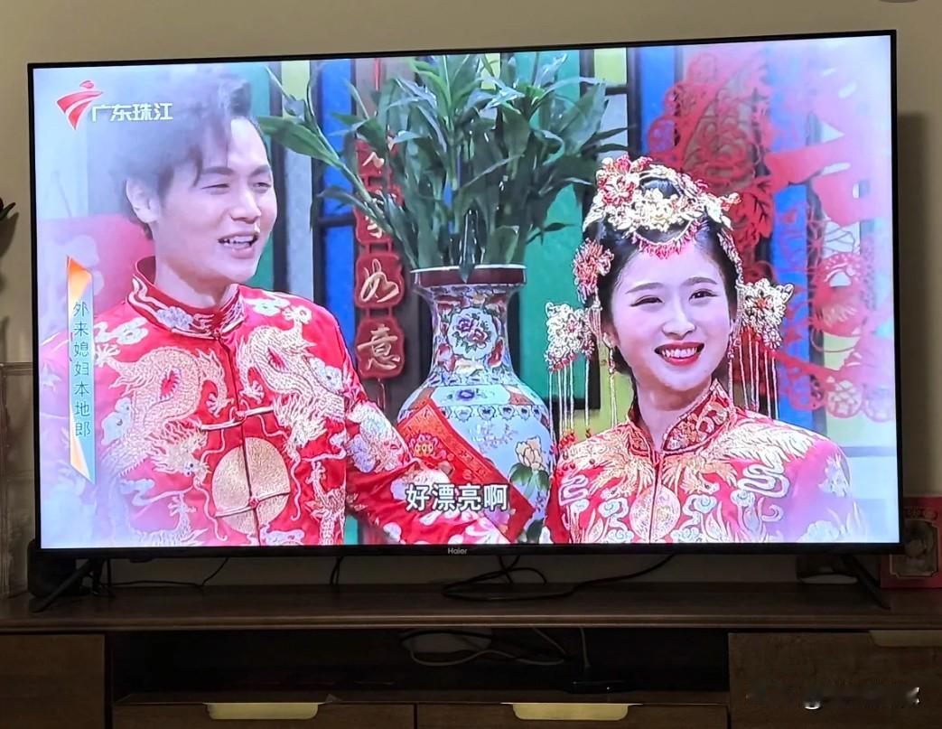 康天庥本人的路人缘其实挺差的，全靠这个大家从小看到大的角色光环才能在网络上有口饭