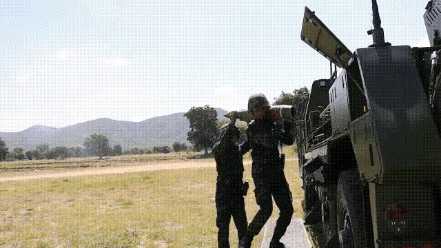 泰柬开战48小时，越看越像一个请君入瓮的局，中方会上当吗？泰柬冲突迈向全面战争