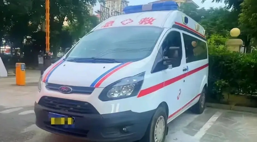 2.8万救护车的当事人慌了。他居然报警了！其实，仔细算一下他说不定还要补钱！