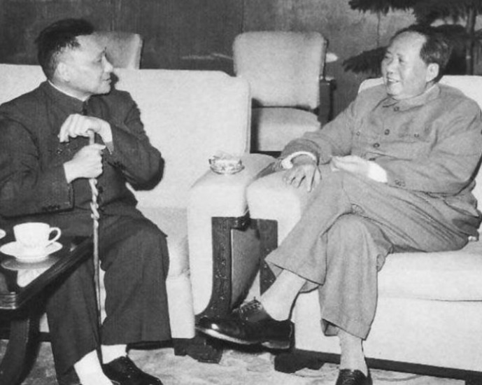 邓小平对毛主席纪念馆的评价：建是不妥当的，但也不赞成拆掉。1976年9月9日