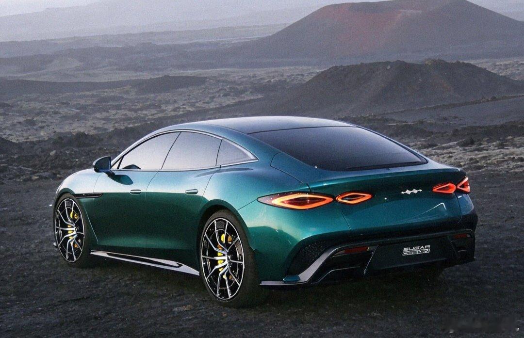 不得不说，方程豹的logo放在轿跑上真好看。