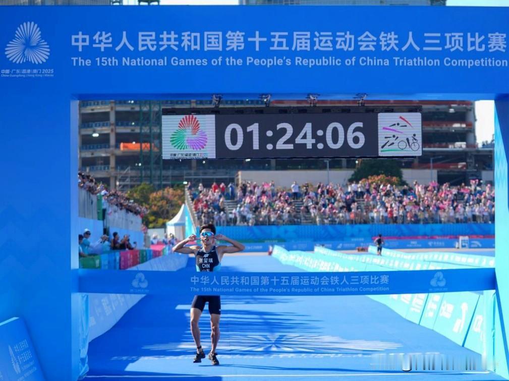 铁人三项，马拉松，马拉松游泳～都是约2小时的剧烈运动，大家评评哪个最艰苦!铁