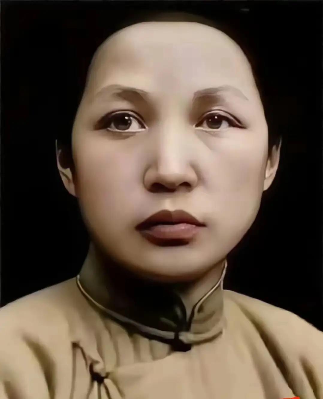 这一位母亲，要是能够活到1949年10月1日之后，那该多好。这一位母亲是全中国最