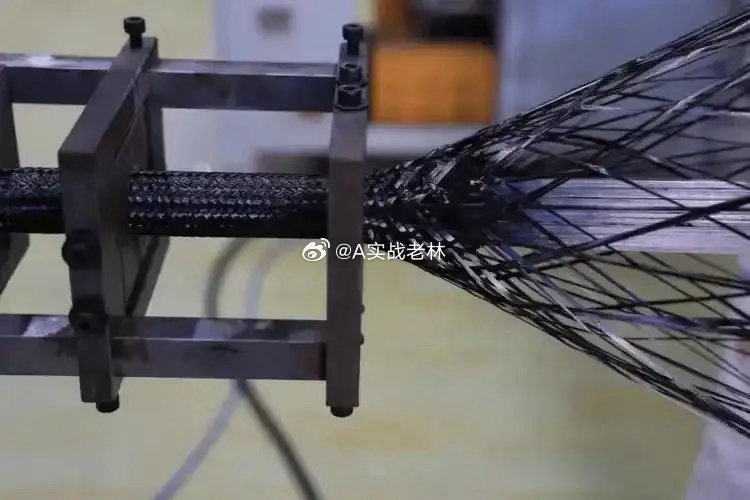 全球首发！中国造出世界最强碳纤维（T1200级）2026年3月11日，中国建材集