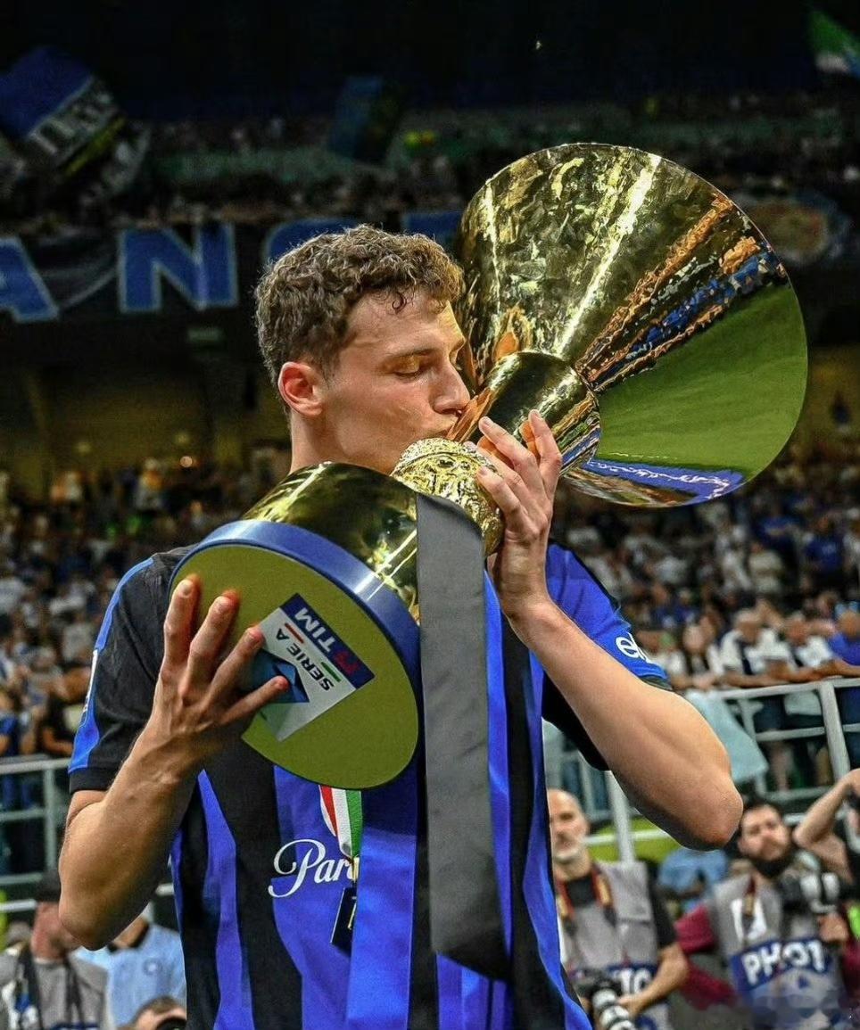 RMCSport：马赛不打算买断帕瓦尔，国际米兰愿意降低1500万欧元的要价促