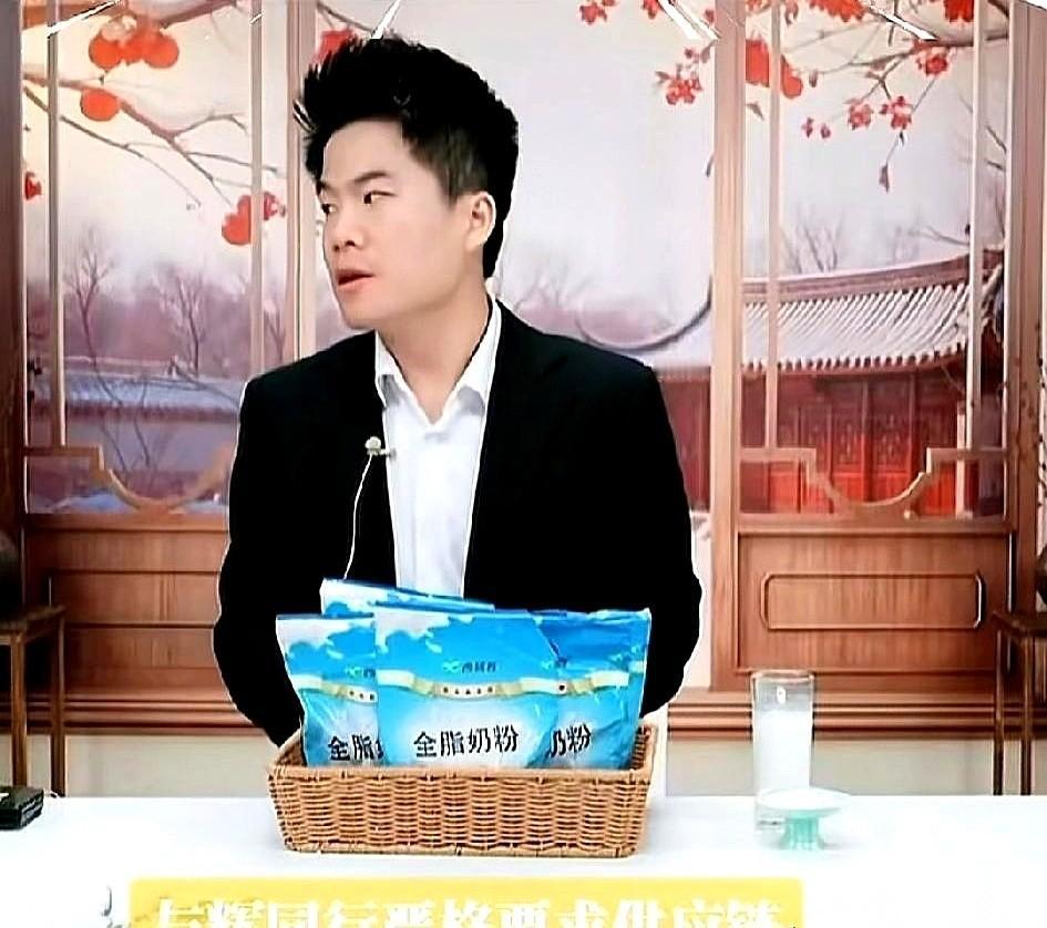 刚刷到央视新闻，说假奶粉的事儿，我后背一下就凉了。奶精兑淀粉，贴个牌就敢当进口