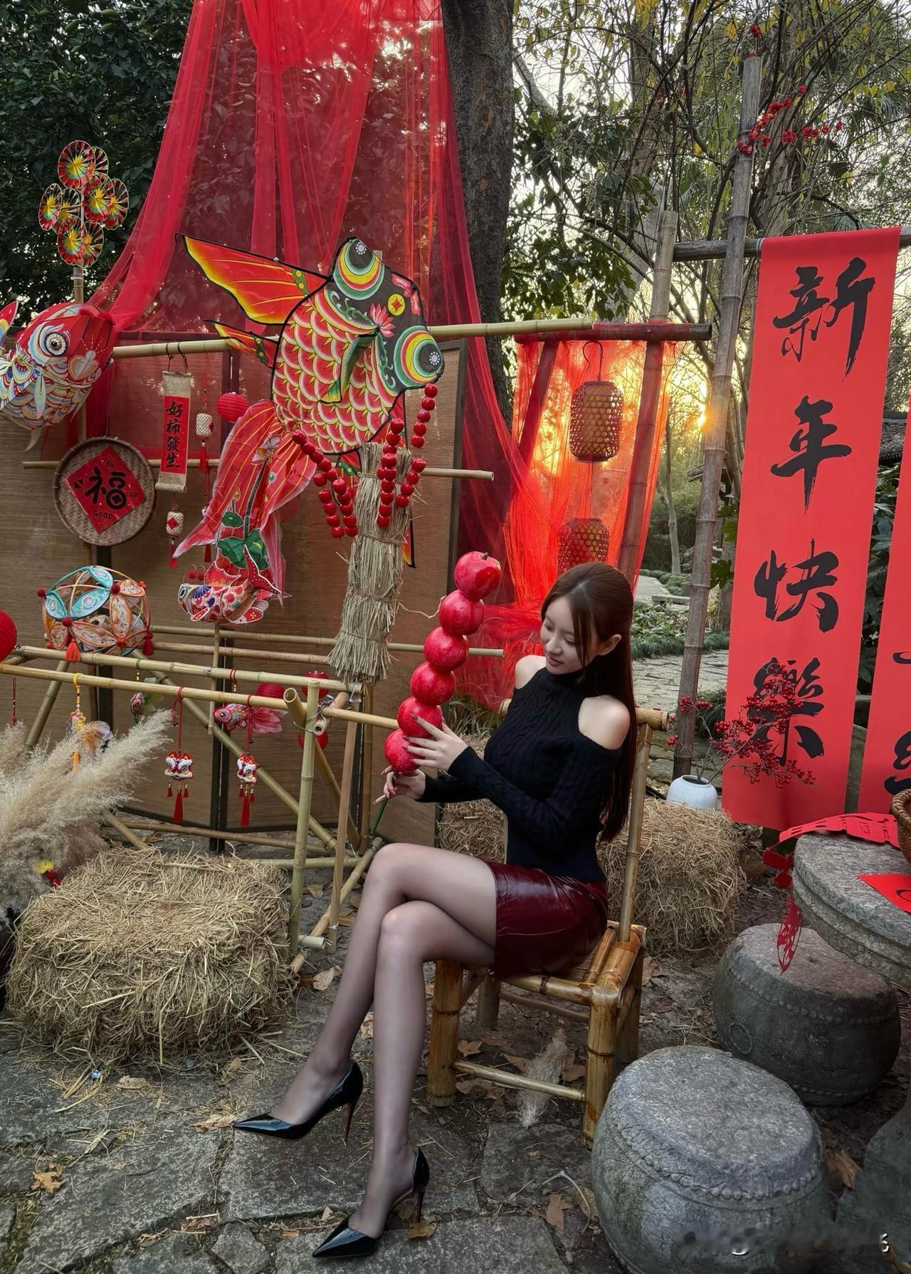 95后空姐过大年[烟花]还有不到20天就过年了[玫瑰]当然要增加红色元素[福