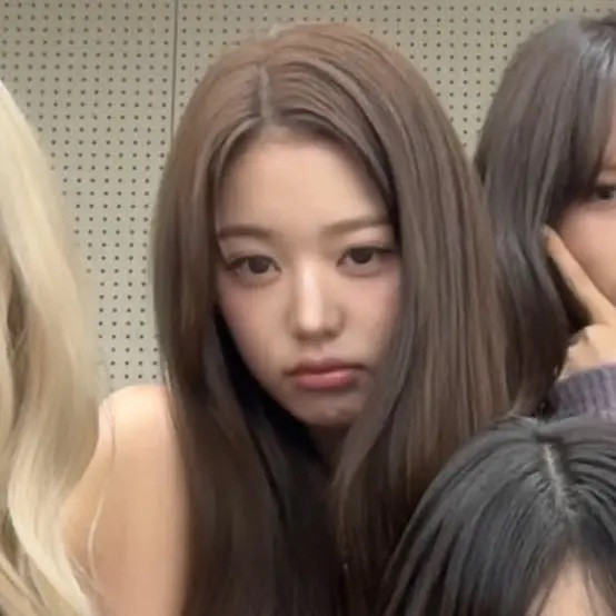 张元英的额头单出都可以大杀四方…..💕