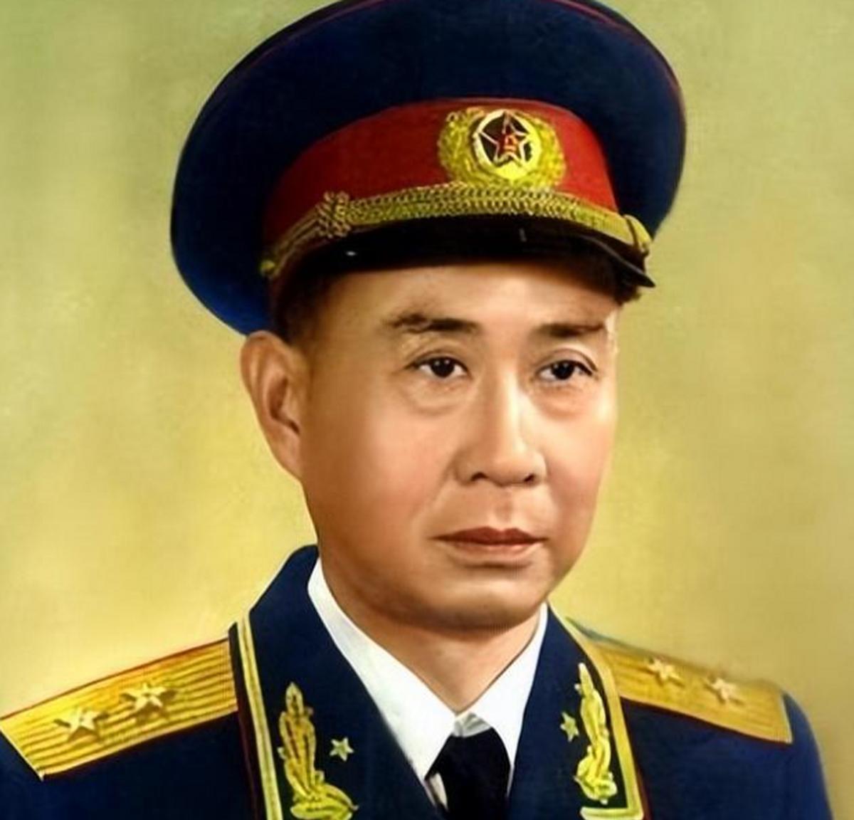 1955年大授衔，张经武拟定上将。军委委托贺龙征求张经武本人的意见。贺龙说，根据