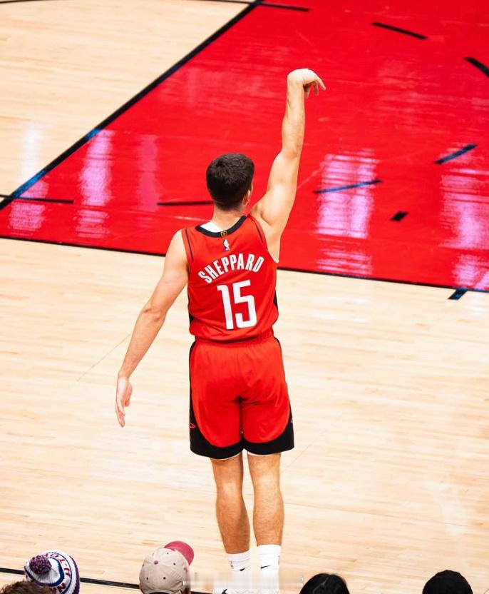 谢泼德：“这样的比赛，确实能提振球队的信心，这是在向自己证明，你有能力做到逆风翻