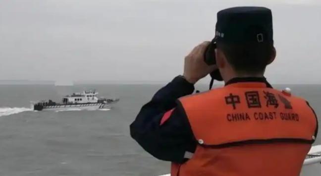 菲律宾前脚抓中国人，后脚自家公民在华被处理。 8月10日外交部记者会上，百余