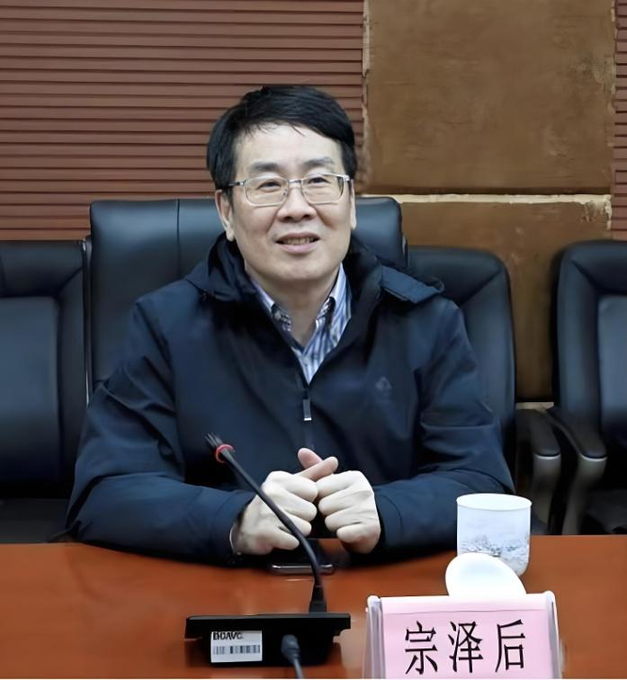 忍无可忍，宗泽后直接开撕宗馥莉，却间接承认了杜建英的小三身份：据浙股报道，2